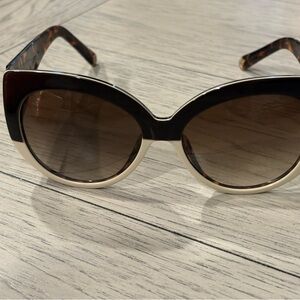 Chic Black and Gold Women's Sunglasses